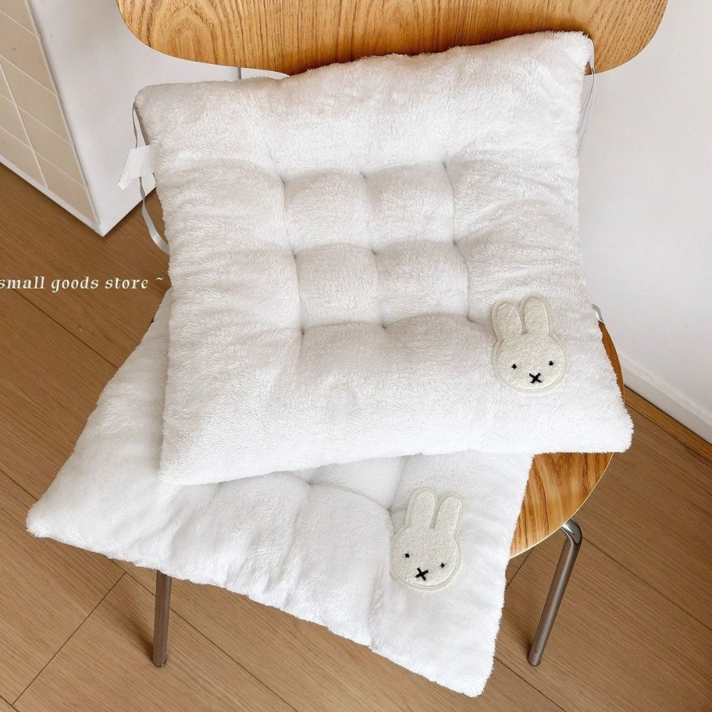 ミッフィーウサギの厚みのあるシートクッションかわいいオフィス - Office Furniture Heaven のレビューと価格