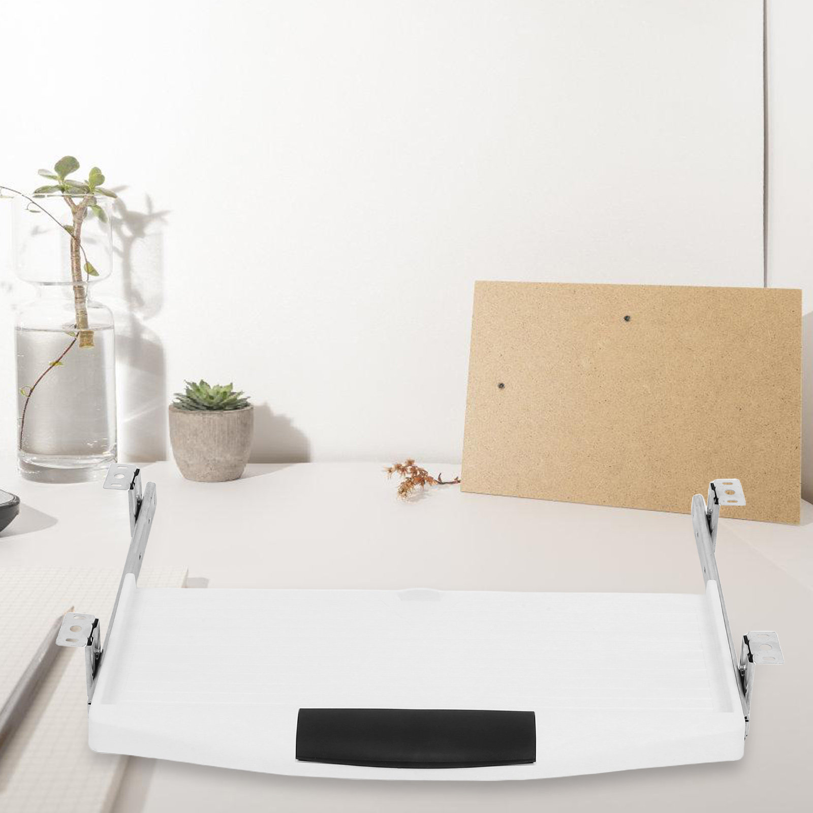 デスク下に取り付け可能な、引き出し式のキーボードトレイ。AB - Keyboard Drawer Under のレビューと価格