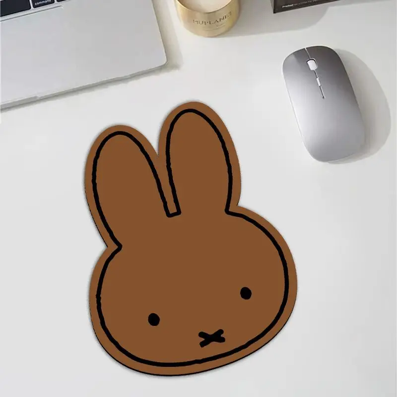 かわいいミッフィーのウサギ型マウスパッド、おしゃれなオフィス - Office Furniture And Design のレビューと価格