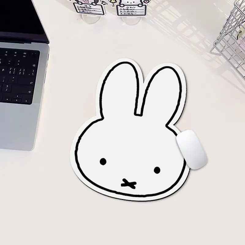 かわいいミッフィーのウサギ型マウスパッド、おしゃれなオフィス - Office Furniture And Design のレビューと価格