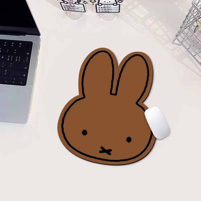 かわいいミッフィーのウサギ型マウスパッド、おしゃれなオフィス - Office Furniture And Design のレビューと価格